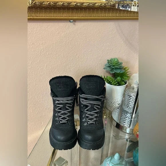 Prada Felt Shearling Fur Hiking Boots Size 38.5/8 - Picture 4 of 14